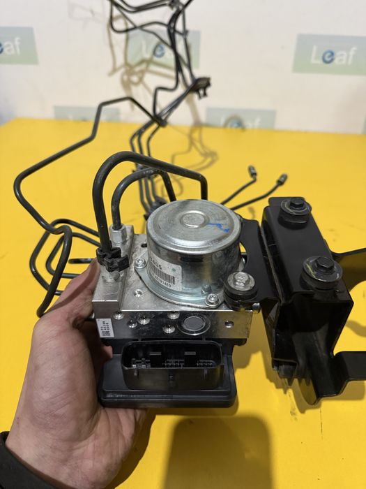 Блок ABS АБС антиблокувальної системи гальм до Nissan Leaf Ніссан Ліф