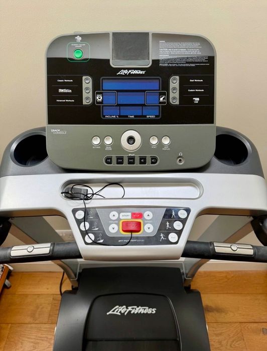 Бігова доріжка Life Fitness F3 / Track+