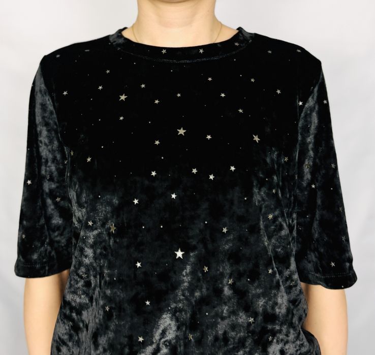 Czarna aksamitna bluzka w gwiazdki L 40