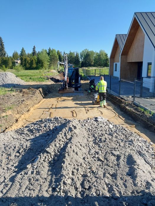 Budowa dróg, drogi dojazdowe, tymczasowe, roboty drogowe, brukarstwo