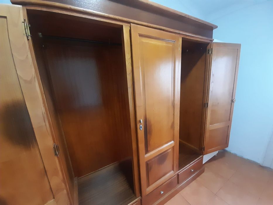 Guarda fatos madeira maciça 3 portas