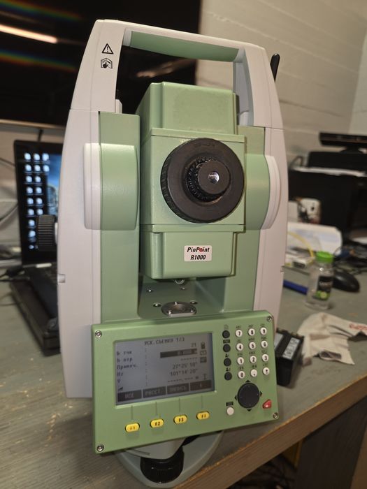 Тахеометр Leica TS 06 ultra 2" R1000 2 дисплеї