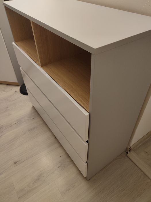 Komoda Nandu 90 cm z 3 szufladami i 2 półkami