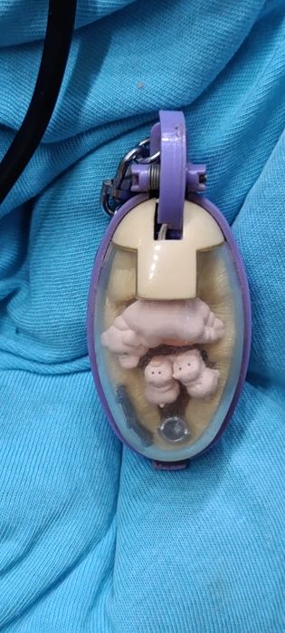 Sprzedam breloczek z lat 90