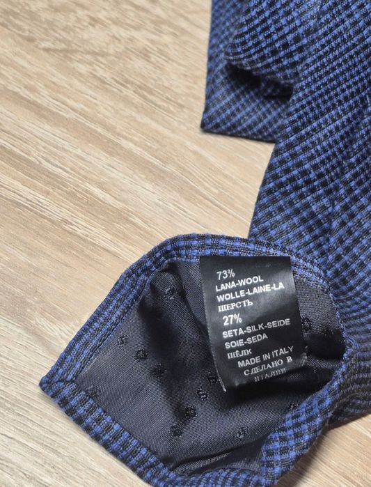 Оригінальний краваткa boss hugo boss (73% boBHa, 27% woBk). made in italy