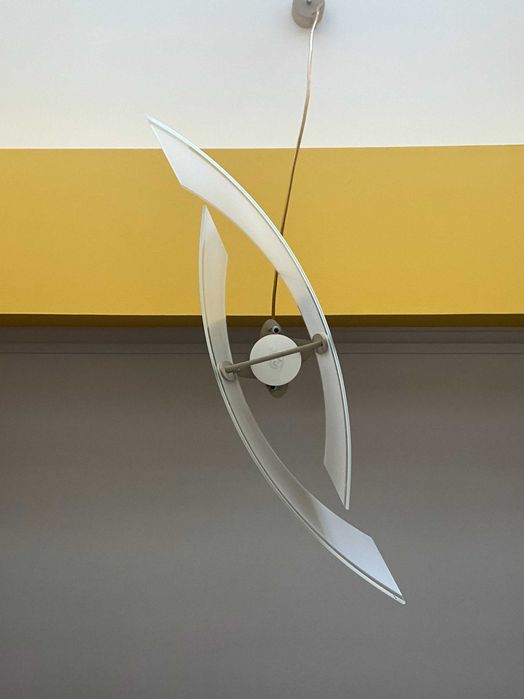 Decoração Elegante para Casa – Quadro, Espelhos e Candeeiros de Teto