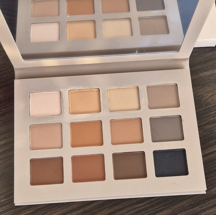 SKKN by Kim Classic Mattes Eyeshadow Palette