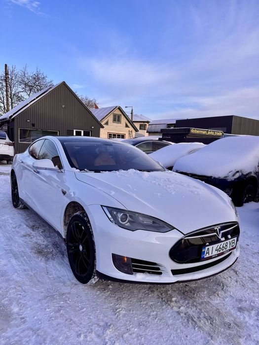 Продам Tesla Model S P 85 85кВт 2014 рік в гарному технічному стані