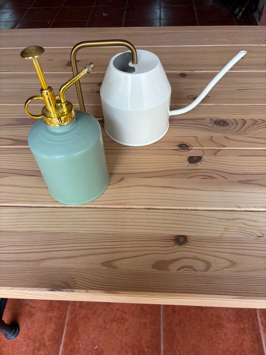 Regador e pulverizador pequeno