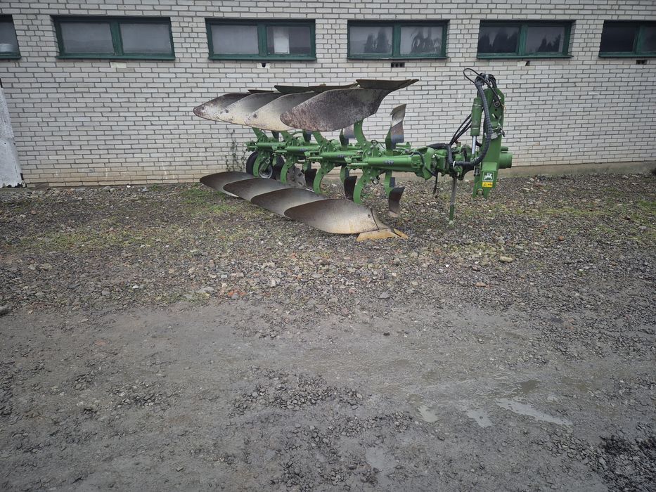 Pług Amazone Cayros 4 skibowy.