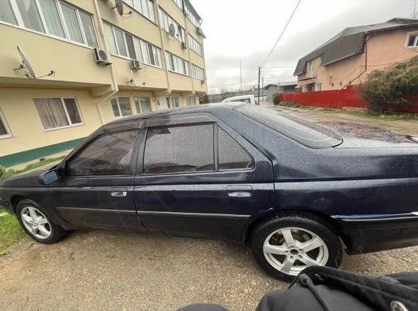 Пежо продаж під ремонт або запчастини