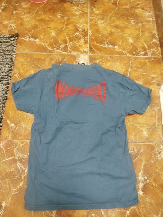 Camisa indepent.