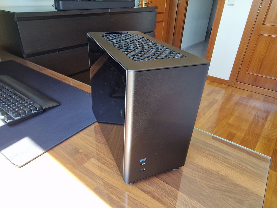 Caixa Mini-ITX Jonsbo A4 Black (APENAS CAIXA)