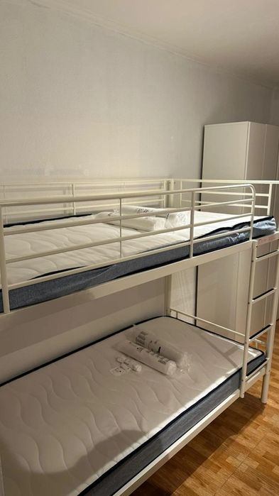 Quarto partilhado em sete rios.