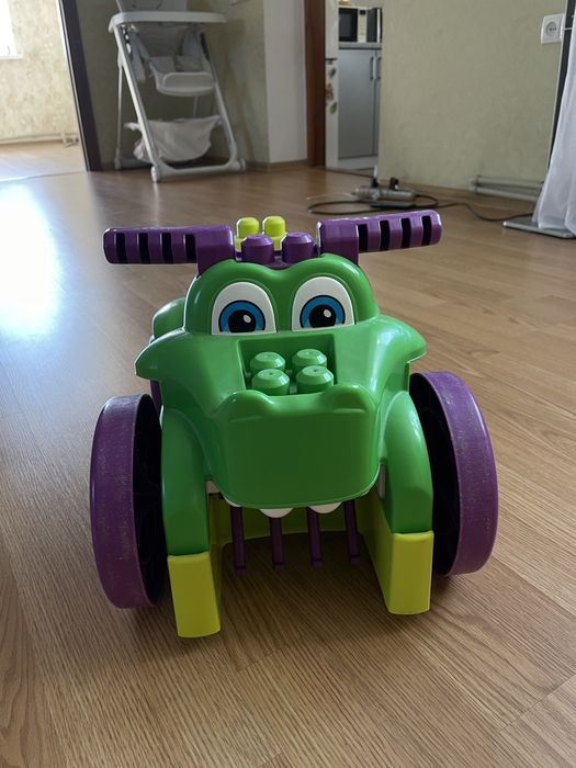Каталка Mega Bloks Катайся та збирай кубики