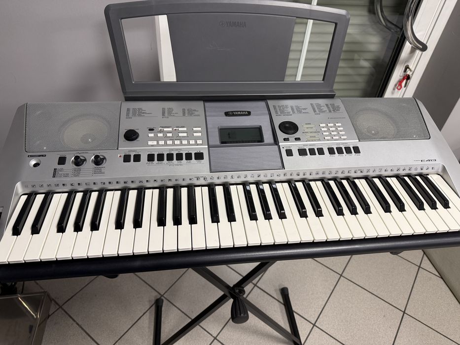 Organy Yamaha E413