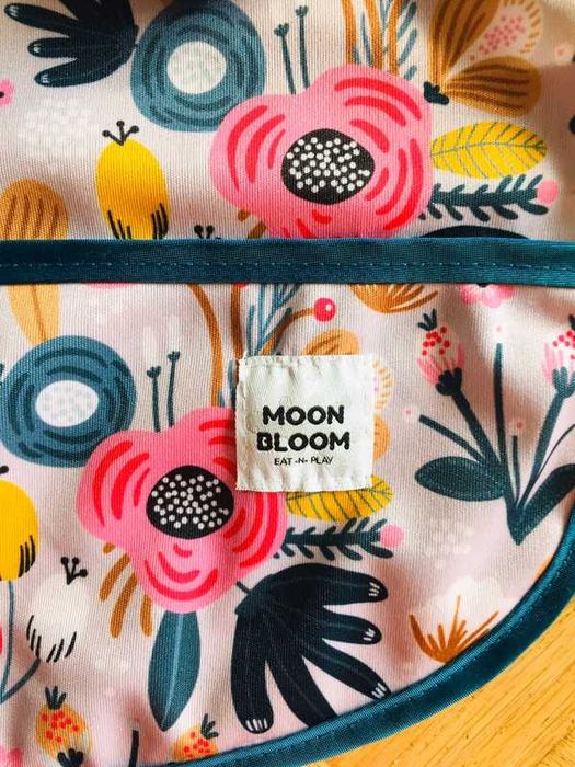 Kwiaty - Śliniak/ fartuszek Moonbloom / Moon bloom - BLW 6-36 miesięcy