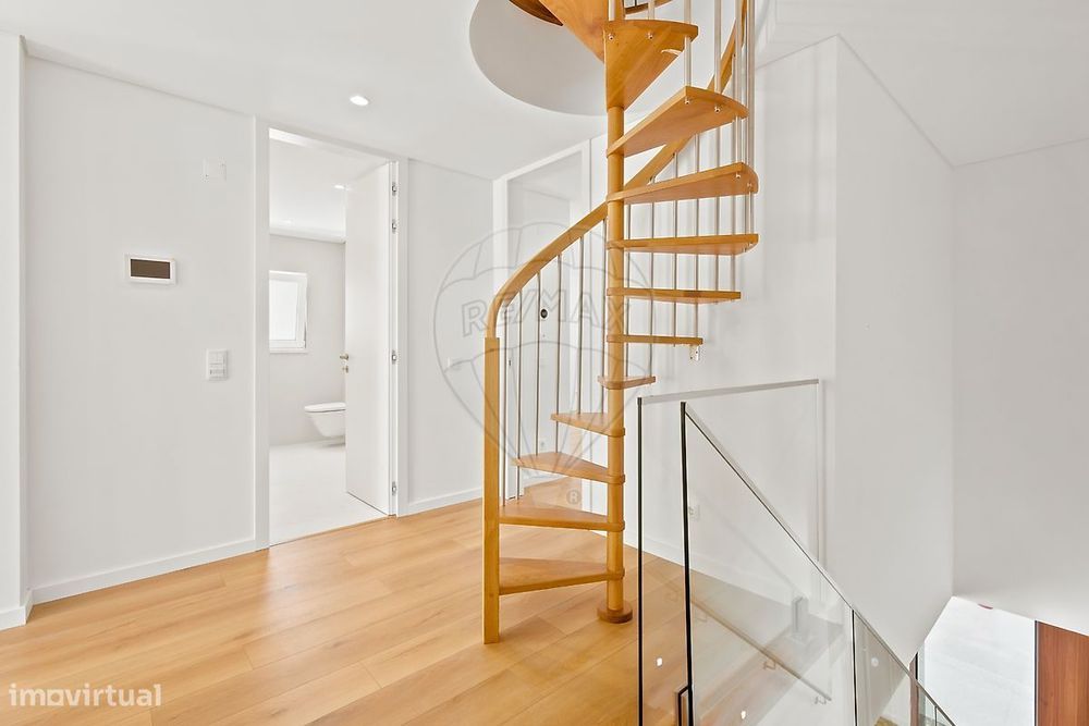Moradia T4 para venda