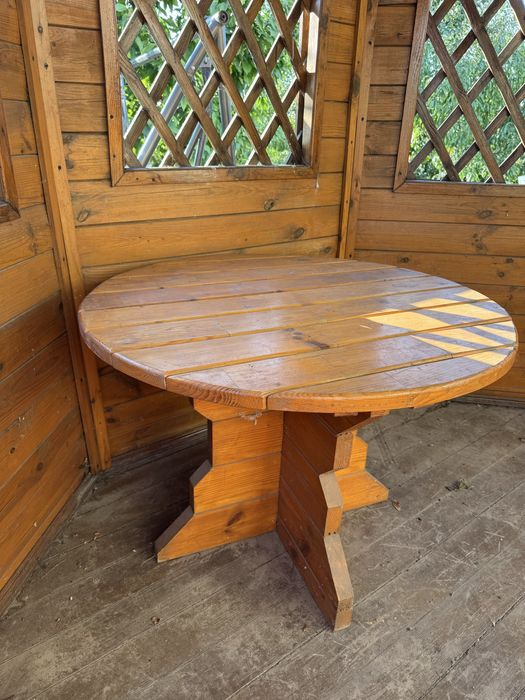 Продам деревяну альтанку+стіл і 4 лавки