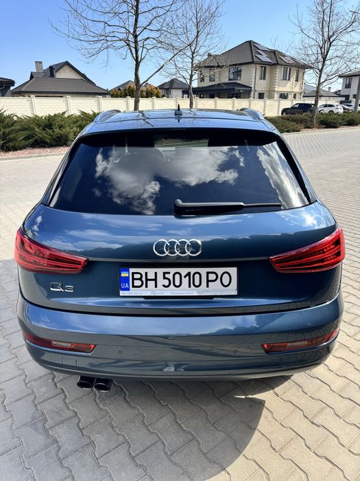 Audi q3  S  line