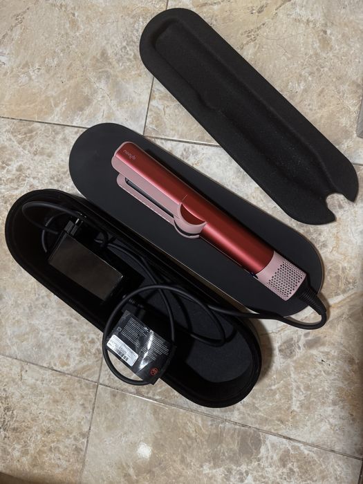 Продам новий оригінальний Dyson Airstrait HT01