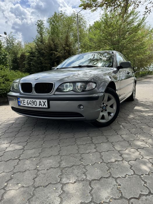 Продам  машину BMW 320