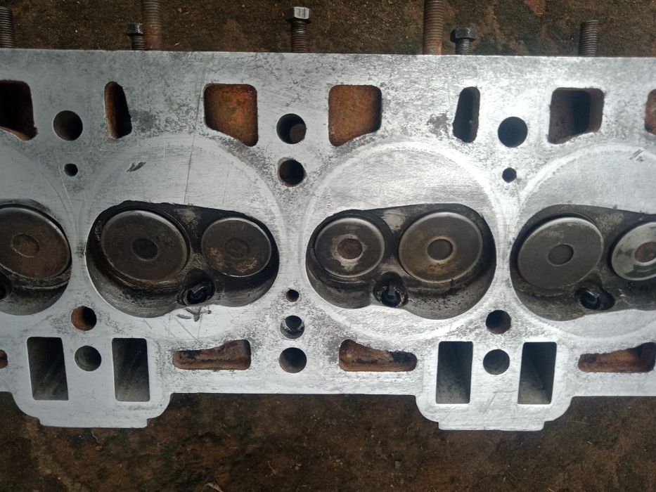 Головка блока цылиндров на Таврию,Славуту,карб-я