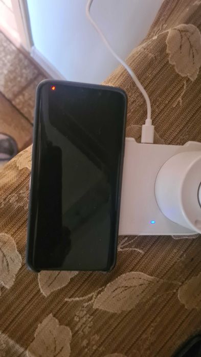 Ładowarka do smartfona i smartwacha bezprzewodowa indukcyjna