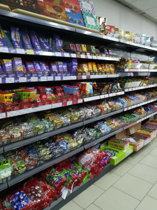 Стелажі для овочів, для хліба, кондитерські. Перфоровані стелажі Гачки