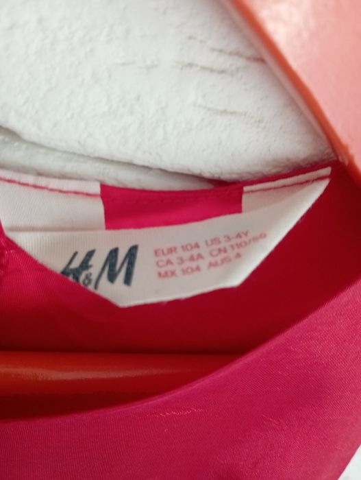 Сукня H&M на 2-3роки, можливо як костюм квіточки