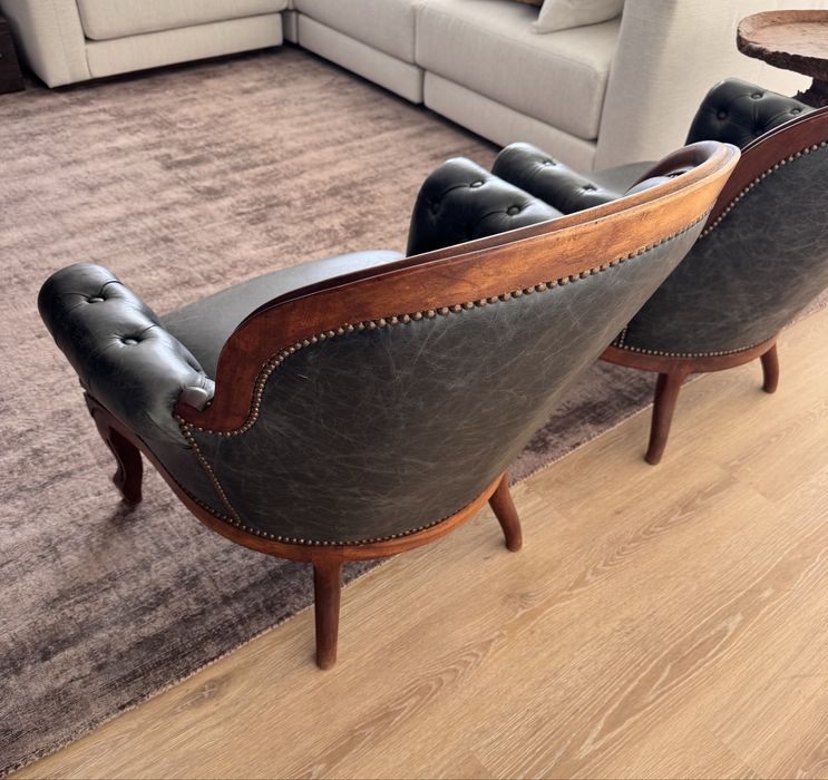 Poltronas Vintage Chesterfiel em pele
