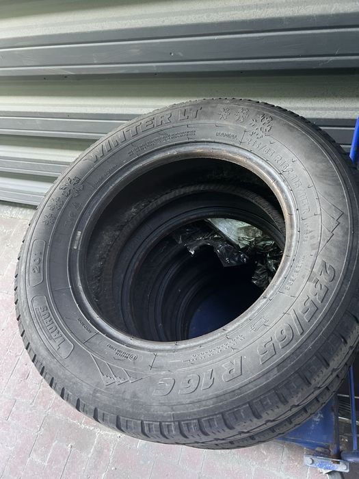 Продам кимплект коліс 235/65 r16 зима
