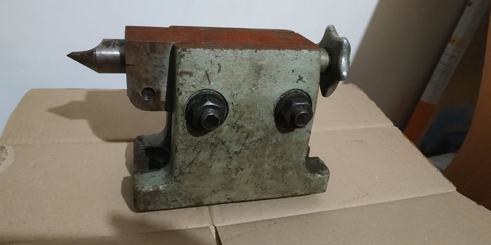 Задня бабка УДГ 250.