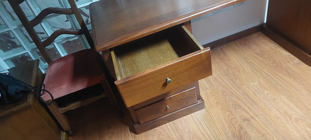 Secretária impecável