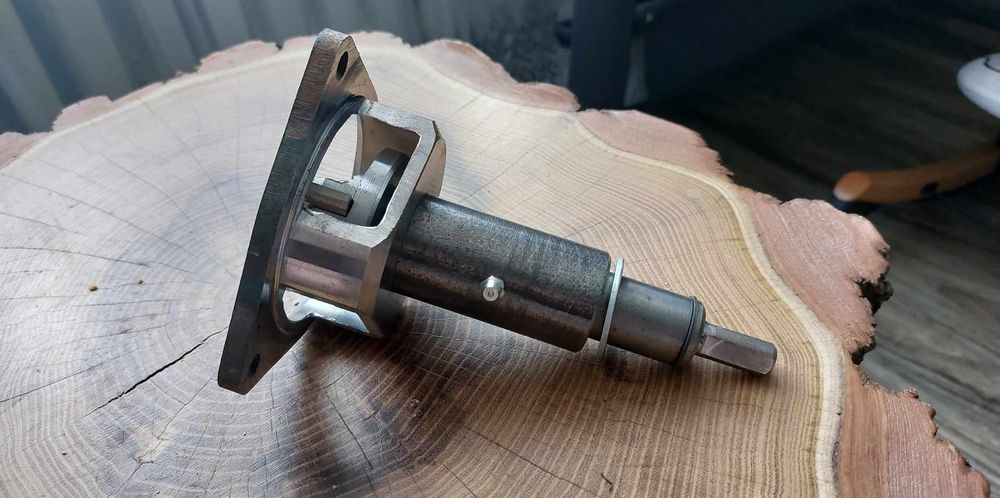 Frez rozwiertak gniazda półosi skrzyni biegów