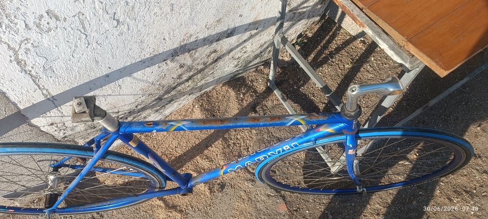 Montagem bicicleta antiga