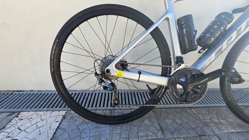 Bicicleta ciclismo carbono Scot addict ride