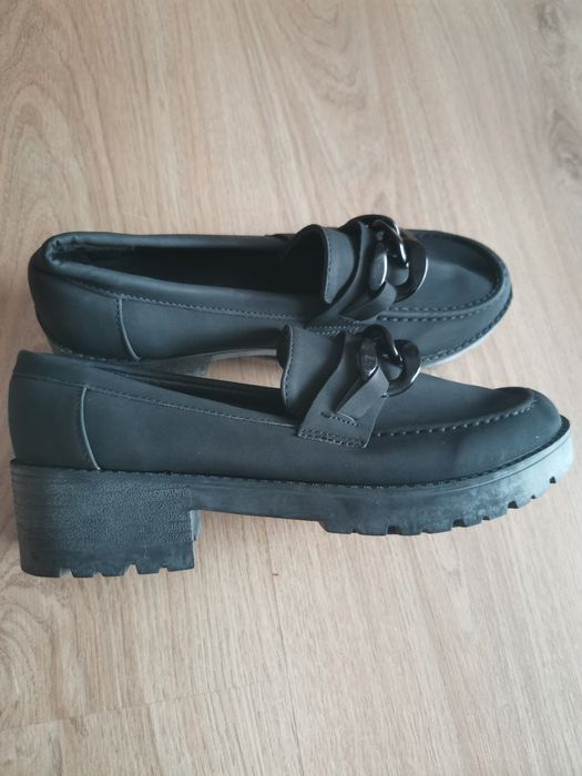 Nowe czarne damskie loafersy r. 39,5