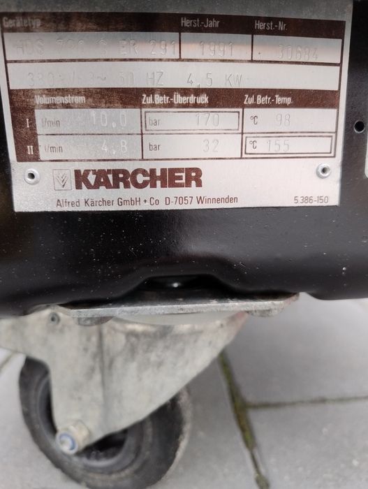 Profesjonalna myjka na ciepłą i zimną wodę Karcher HDS 790C