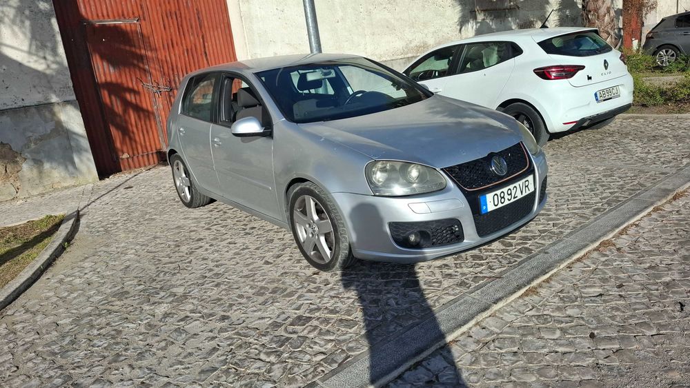 VW Golf V 2.0 TDI (140cv) – 2003 – Para Desocupar / Bom Projeto