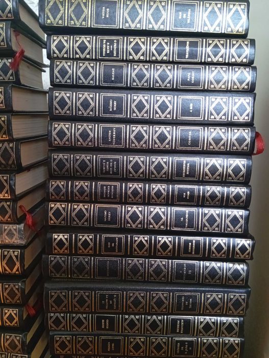 Coleção de 48 livros Grandes Clássicos da Literatura Mundial