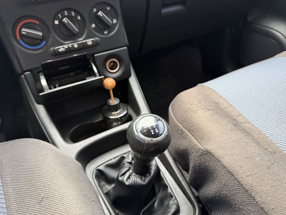 Opel Zafira 2004 рік 1,6 бенз 7 - місна