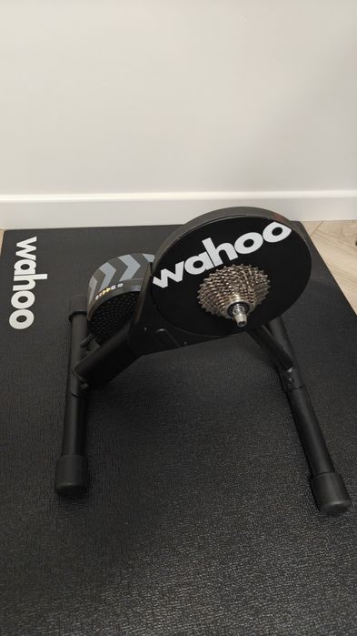 Trenażer Wahoo Kickr Core + mata