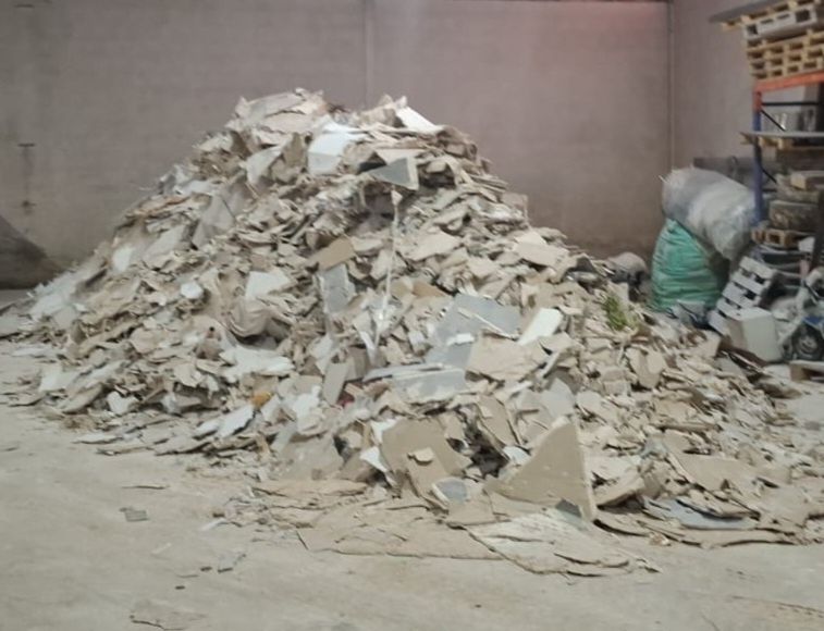 DEMOLIÇÕES LIMPEZAS e RECOLHA de todo o tipo de lixo e entulho de obra