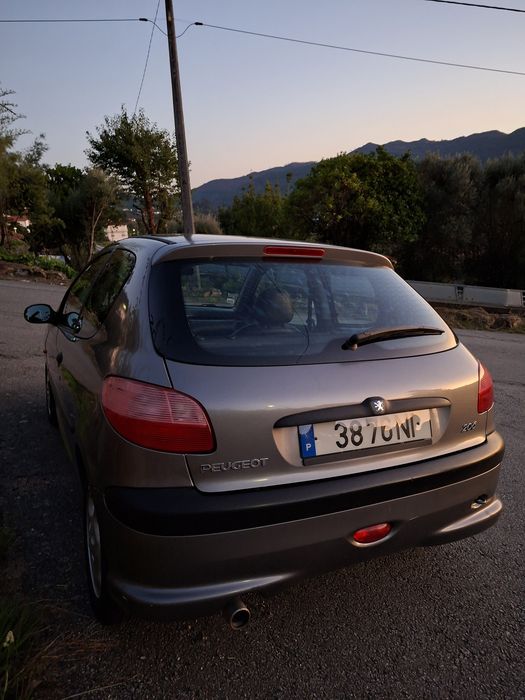 Peugeot 206 poucos kms
