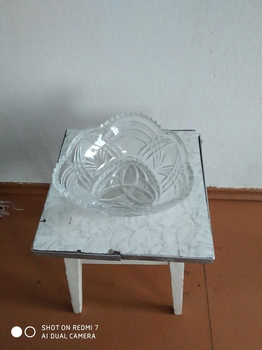 Ваза  хрустальная.