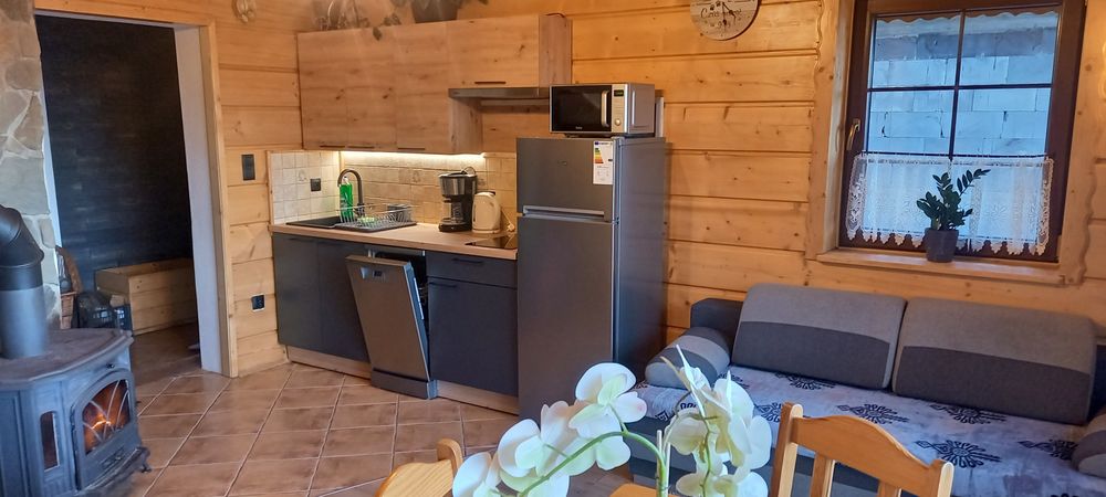 Domki, domek,noclegi z banią, jacuzzi do wynajęcia w Szczyrku .Walówka