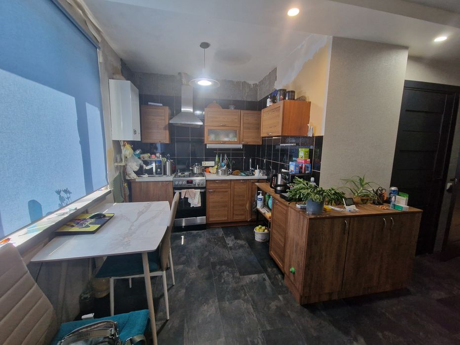 Продам 2к Слобожанский Тепличная студия и 2 спальни с авт. Юбилейный