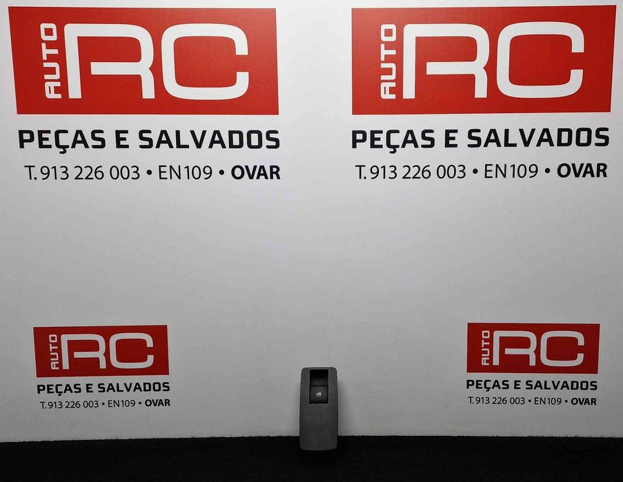 Comando / Botão / Interruptor Vidros Trás Direito 22915110 - OPEL INSIGNIA A três volumes