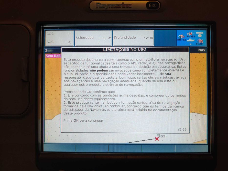 Raymarine E80 - Plotter de navegação multifunções